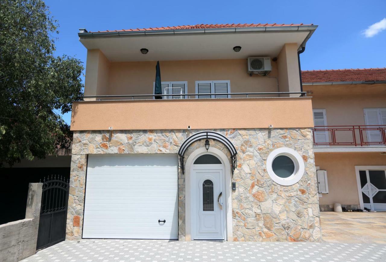 Apartament Apartman Delux Brkic Lozovac Zewnętrze zdjęcie